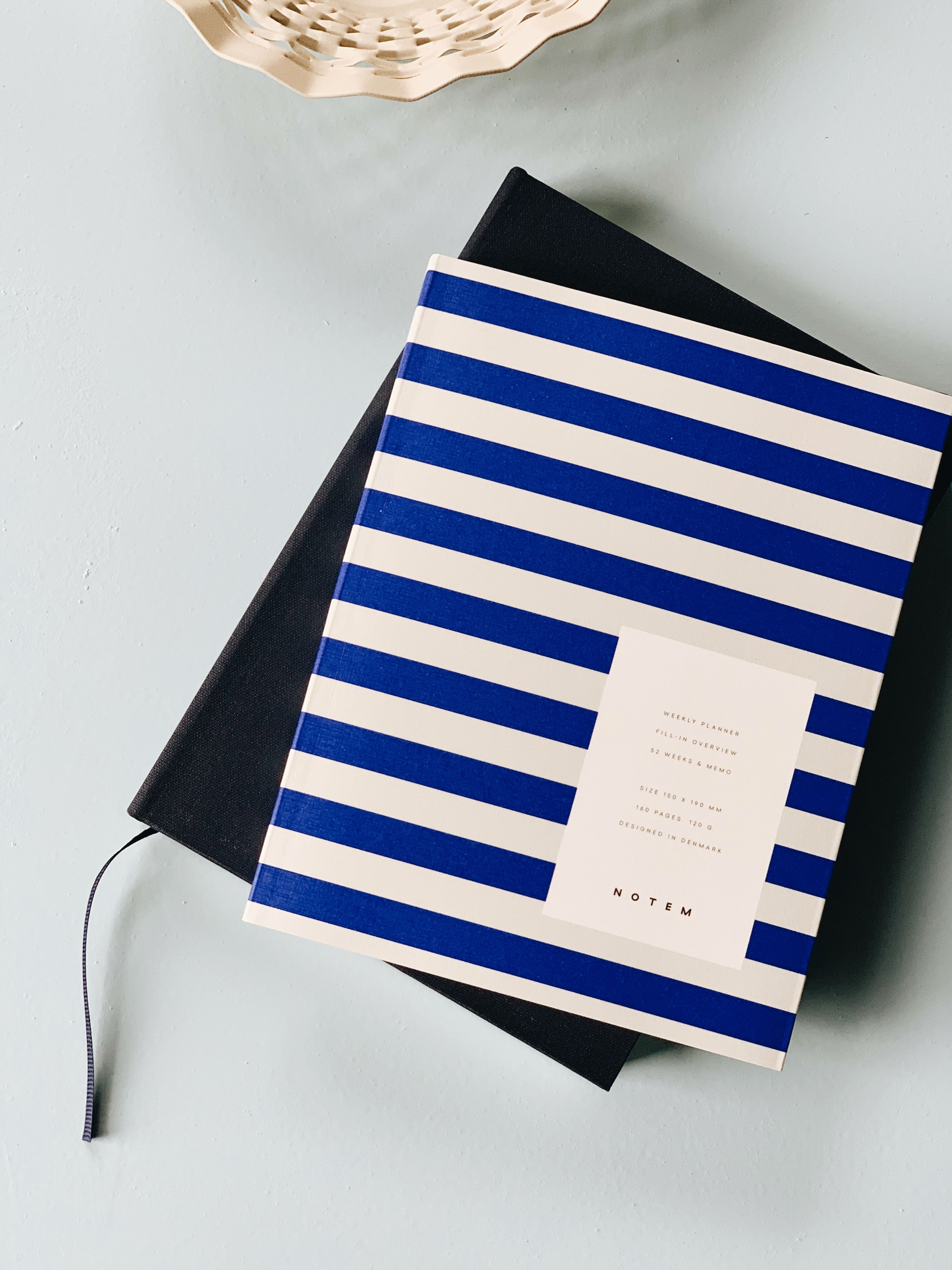 UMA Flat Lay Weekly Planner bog, medium - Bright blue